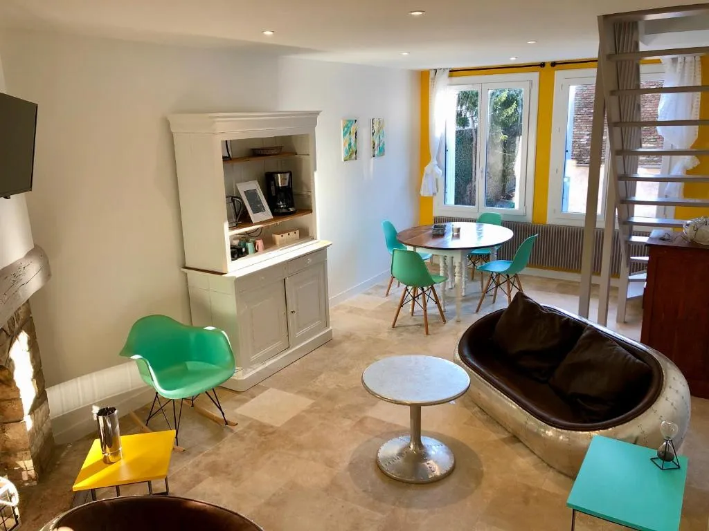 Le duplex de Philéas, Beaune, Franţa