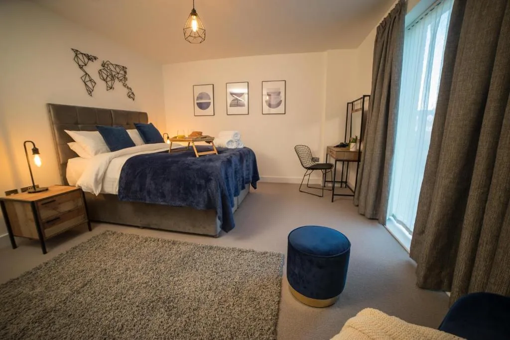 Luxury King Bed Apartment & FREE PARKING, Cambourne, United Kingdom