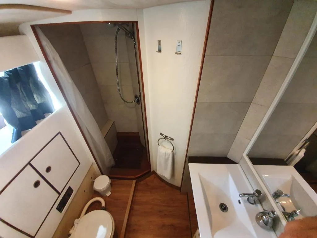 Lisbon Sea suites - Lisbon boat, Amadora, Portugal