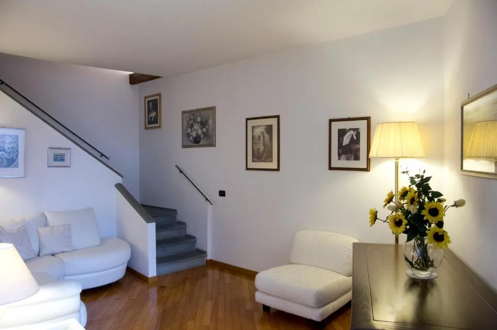 ARTISTI APARTMENT IN FLORENCE WITH GREAT A/C, Florența, Italia