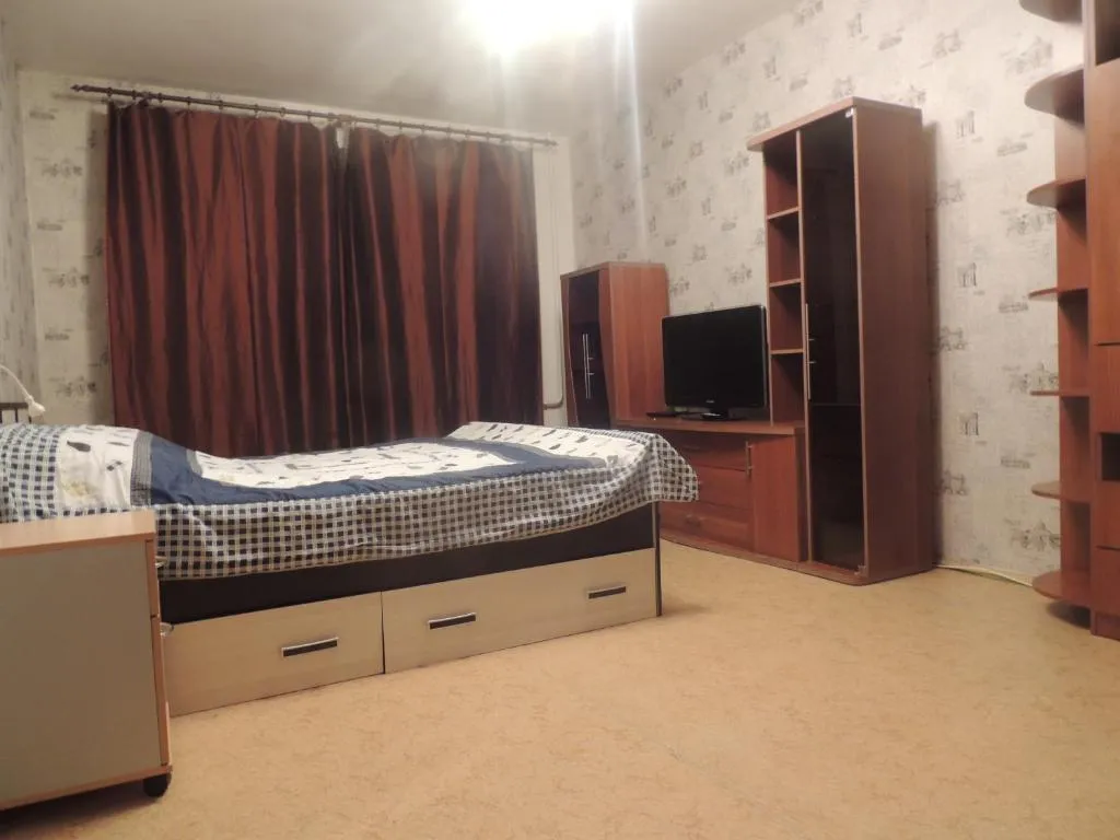 Ё-home Ленинский 92 2х2х2х2, Kudrovo, Russia
