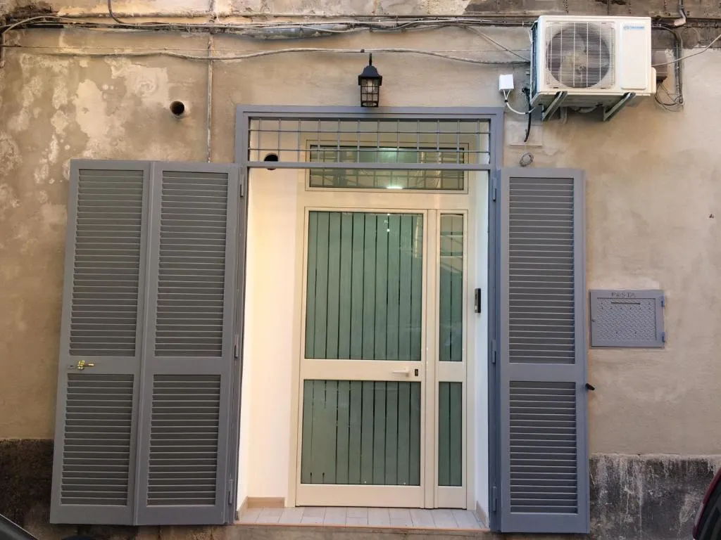 Flat in center Historic, Arzano, Italy