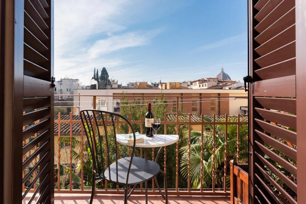 Colonna apartment with balcony, Florența, Italia