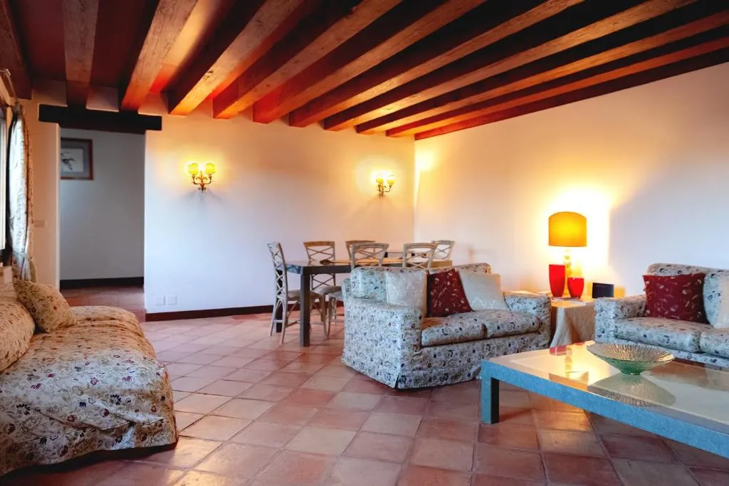 PALAZZO BERNARDO SAN POLO APARTMENT 100 MQ, Veneția, Italia