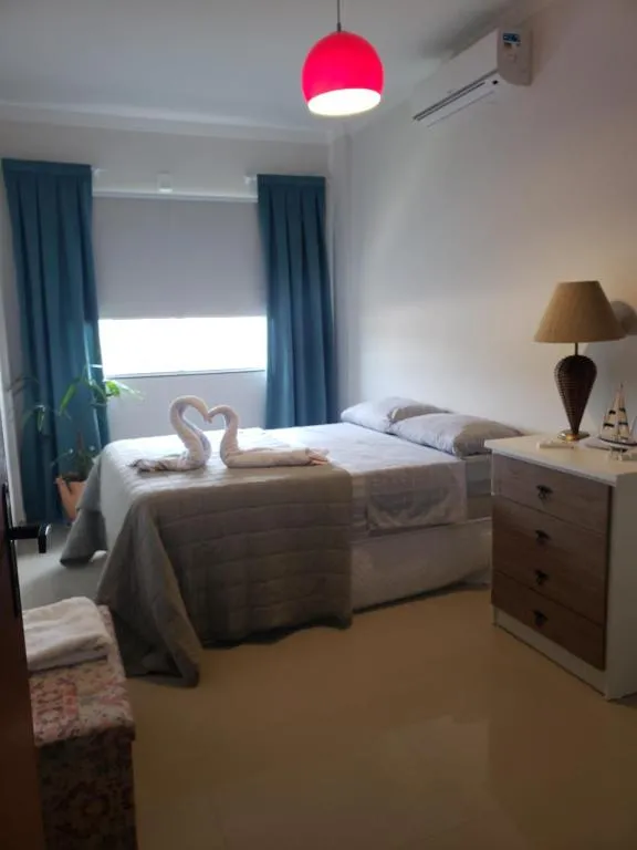 Quarto casal em casa de familia, Florianópolis, Brazilia