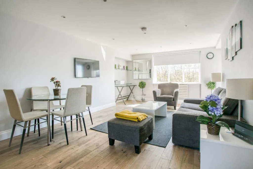 Luxury 3Bed-2Bath - Central London - Next to Tube Station, Londra, Marea Britanie