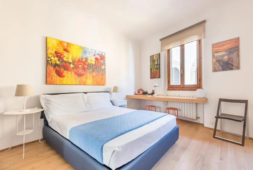 The Real Florence Apartment in San Frediano, Florența, Italia