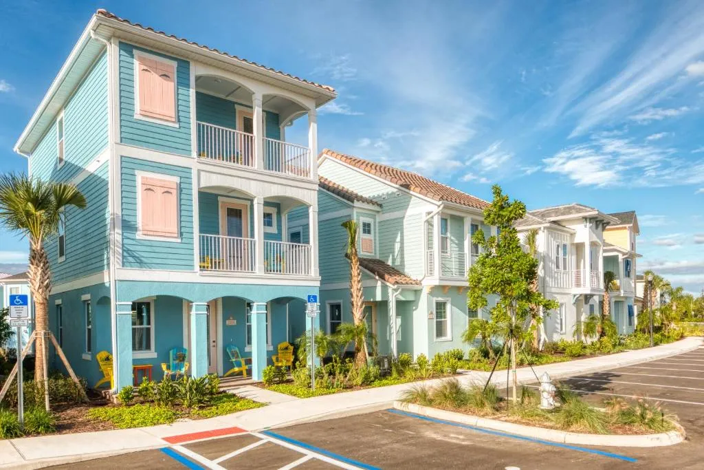 Bright and Airey Cottage with Hotel Amenities, Near Disney at Margaritaville 2990SR, Orlando, Statele Unite ale Americii