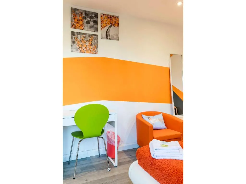 Ultra Modern New-built Studio w/ Free Parking, Cambourne, United Kingdom