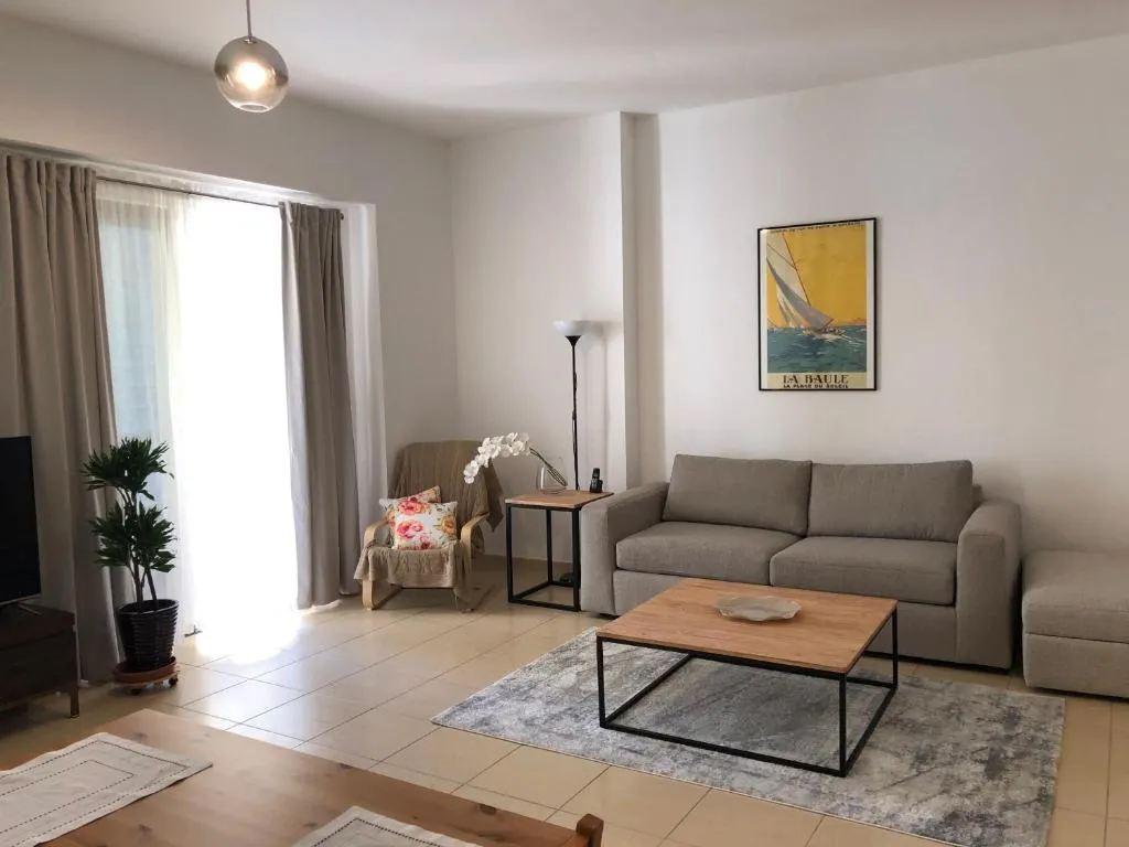 Rimal Retreat by JS - Deluxe 1 BD Apartment, Alantos, United Arab Emirates