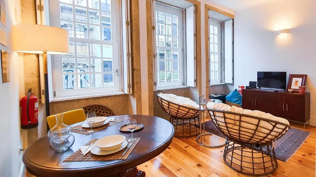 Stylish flat in iconic pedestrian street, Porto, Portugal