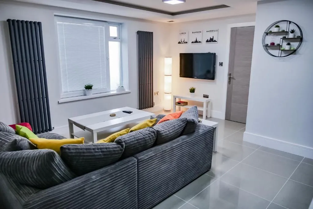 Self Contained, Ground Floor, New Apartment near Cardiff City Centre, Cardiff, Marea Britanie