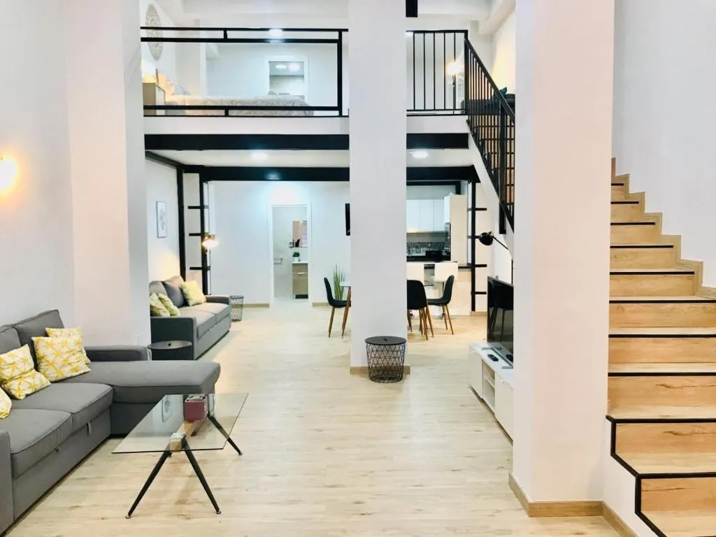 Modern & spacious apartment in Plaza de la Merced, Málaga, Spania