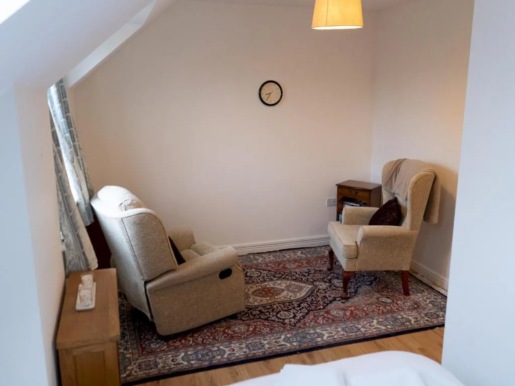 Spacious 3 bedrooms house with a pleasant garden, Reading, Marea Britanie