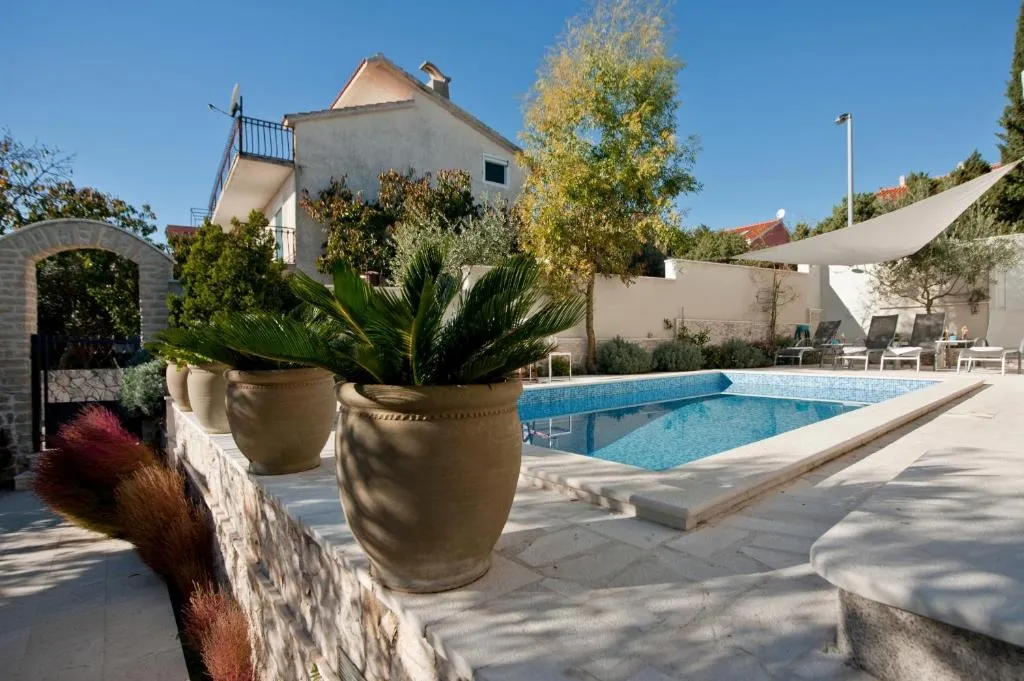 Holiday home Ingrid-Four Bedroom House with outdoor Pool, Centola, Croatia