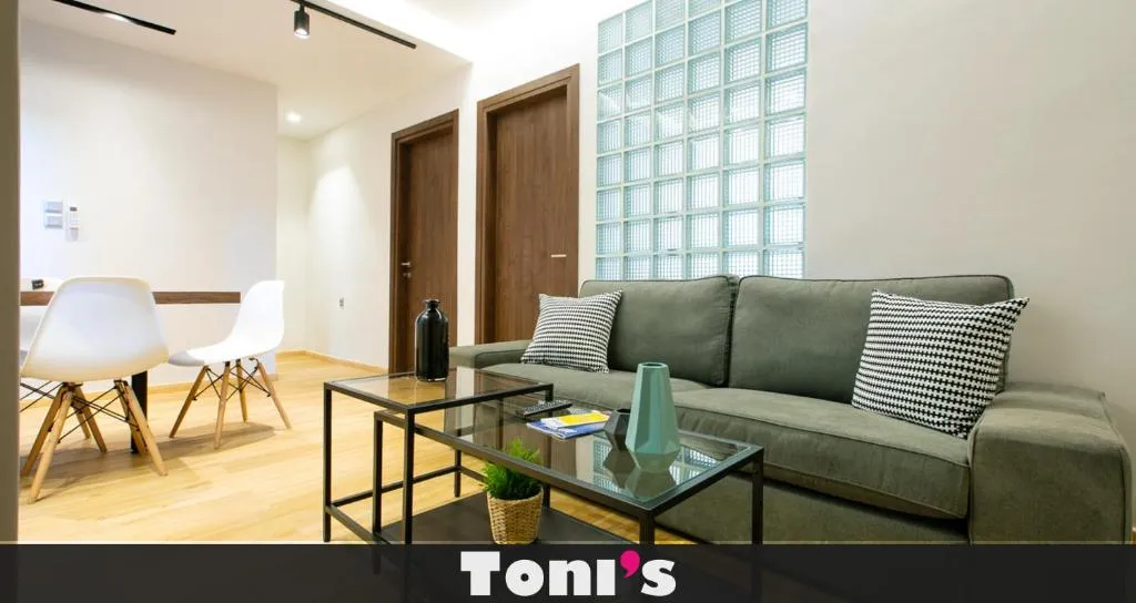 TONI'S 2BD Stay in Charming Historical centre, Atena, Grecia