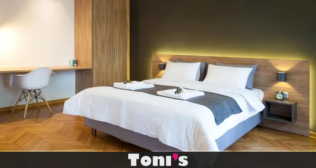 TONI'S Stylish Apartment with 2 Cosy Bedrooms, Atena, Grecia