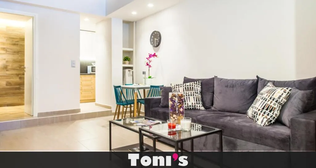 TONI'S Studio Syntagma, 1 min from Metro station, Athens, Greece