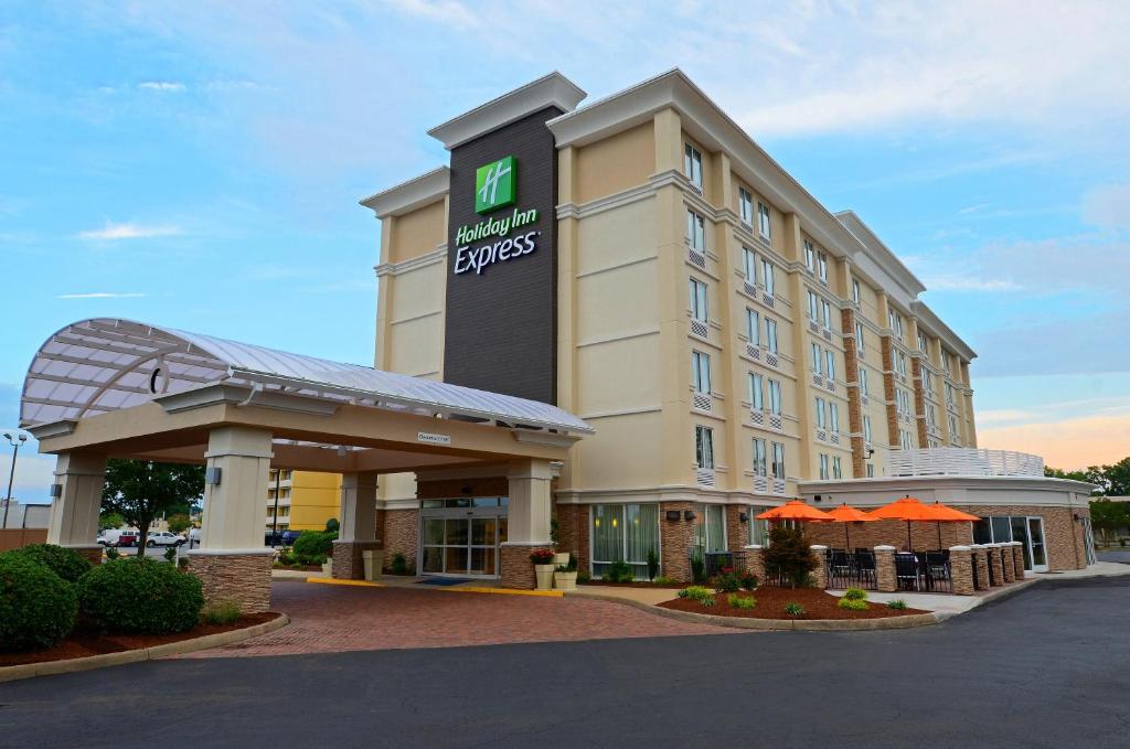 Holiday Inn Express Hotels- Hampton, an IHG Hotel