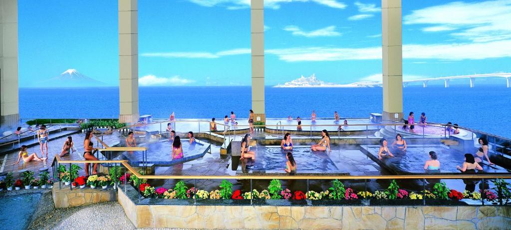 Ryugujo Spa Hotel Mikazuki Ryugutei thumbnail 3