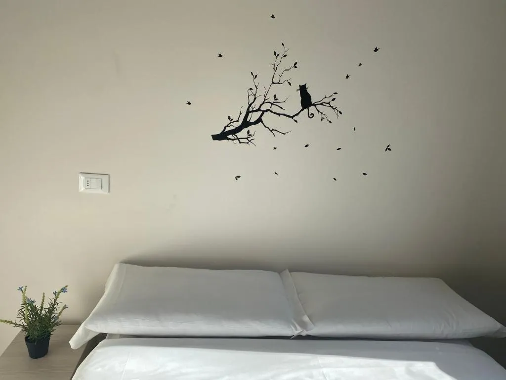 HIGHTOWN HOTEL, Comasina, Italy