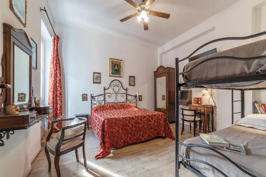 San Paolo Steampunk Flat, Roma, Italia