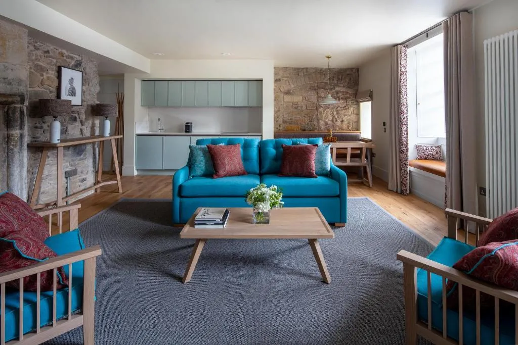 Cheval Abbey Strand Apartments, at Holyrood, Edinburgh, Marea Britanie