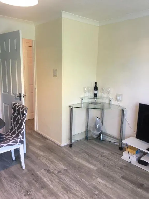 Cozy bungalow Near Reading Uni - RBH -Thames Valley Park, Reading, Marea Britanie