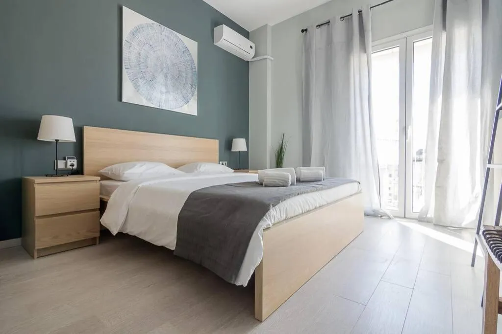 Fully renovated apt with 4 bedrooms in city center, Athens, Greece