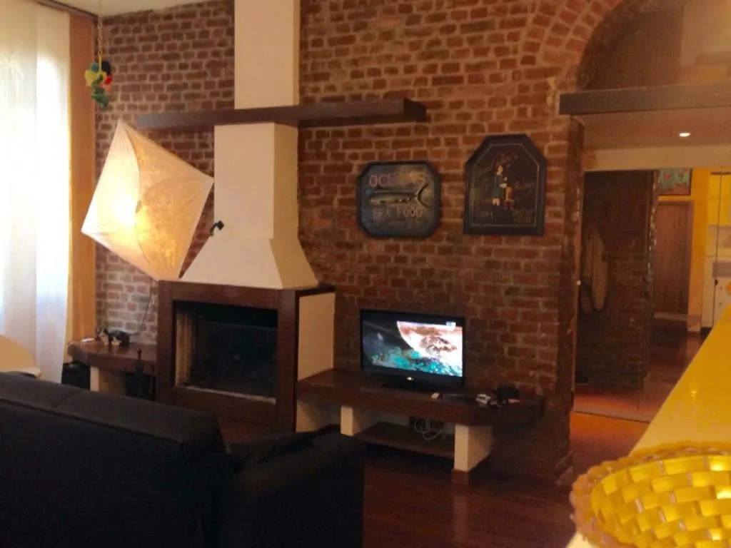 ELEGANT BIG APARTMENT IN THE CENTER CITY, Comasina, Italy