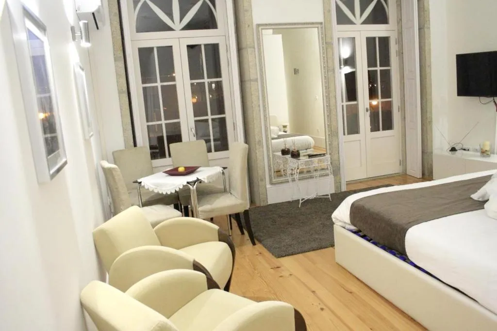 Apartment with one bedroom in Porto with wonderful city view balcony and WiFi, Porto, Portugalia
