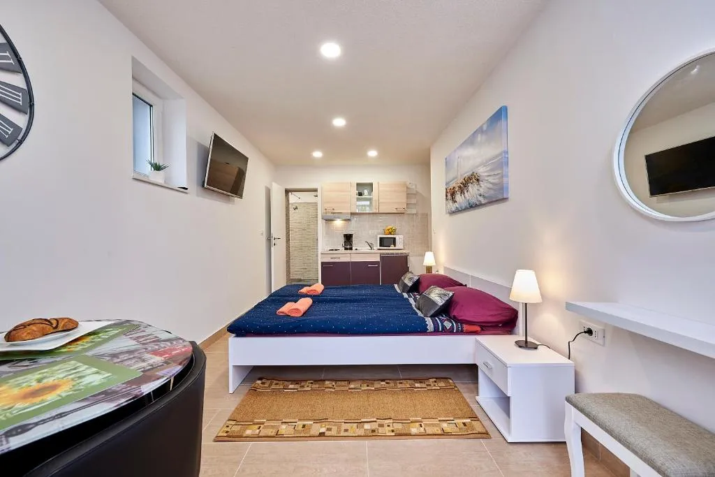 Studio apartment Bašćan, Centola, Croatia
