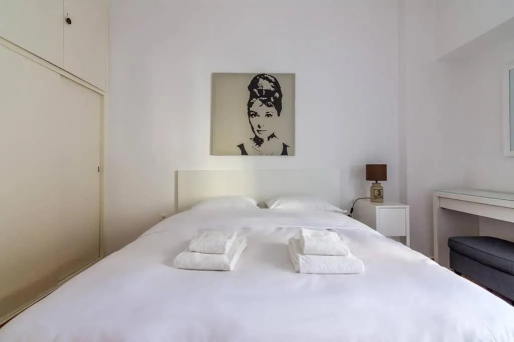 Brand new decorated flat for 4 ppl in Pagrati, Atena, Grecia