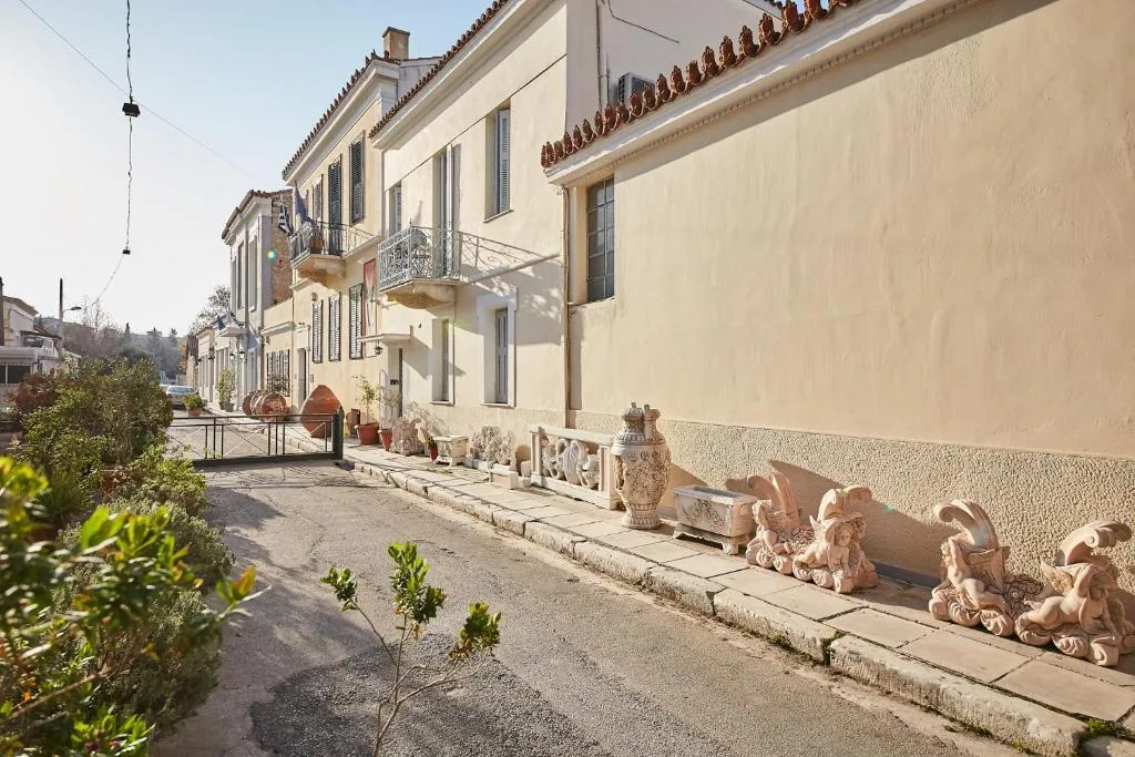 Traditional Studio near Acropolis, Atena, Grecia