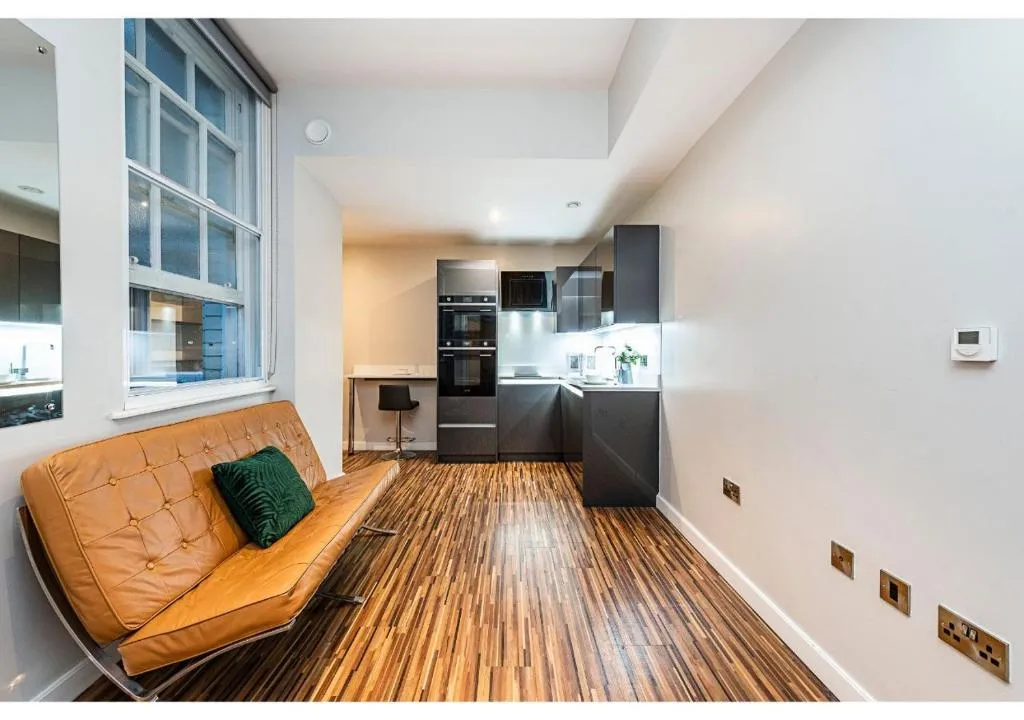 Modern Studios And Apartments, MANCHESTER - SK, Manchester (CT), United Kingdom