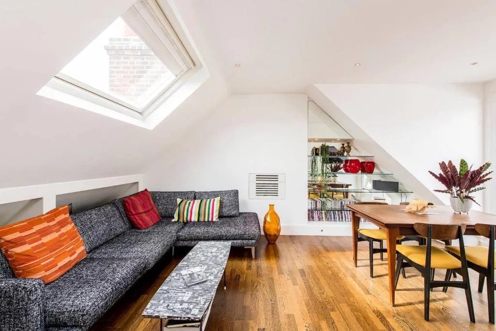 Beautiful 2-Bed W/ Roof Terrace in Holland Park, Londra, Marea Britanie