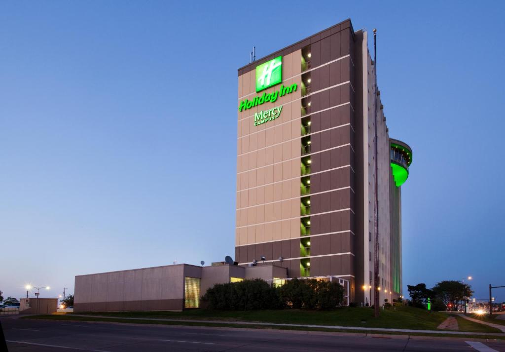 Holiday Inn Des Moines-Downtown-Mercy Campus, an IHG Hotel