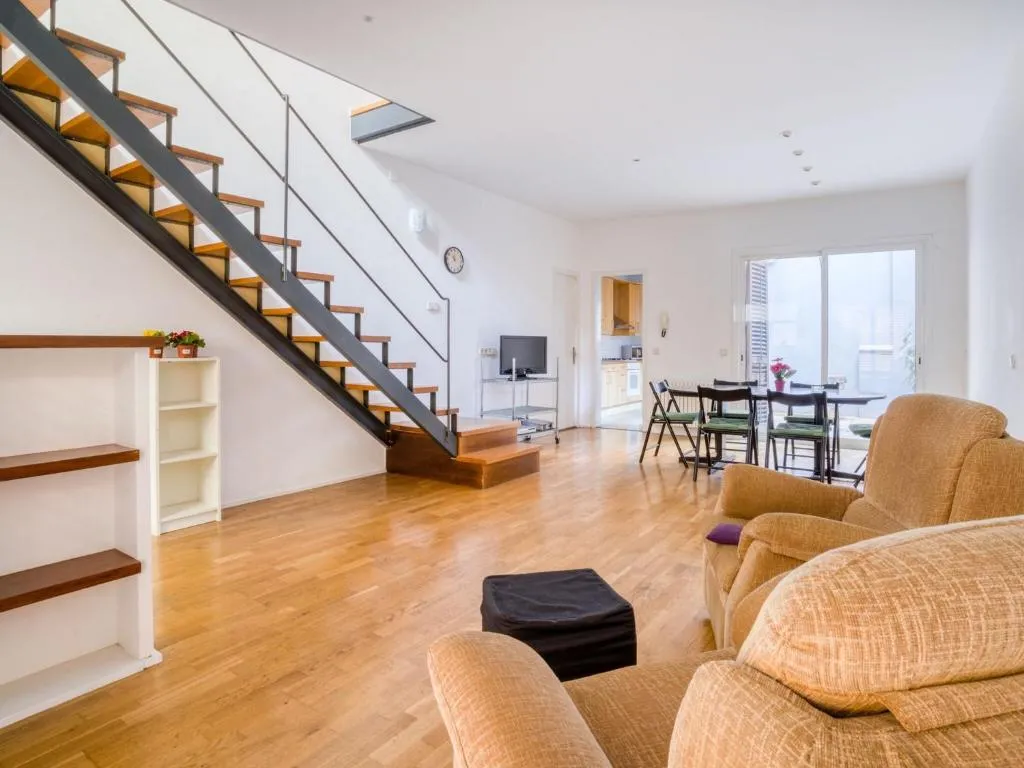 Simplistic Holiday Home in Barcelona with Balcony, Barcelona, Spania