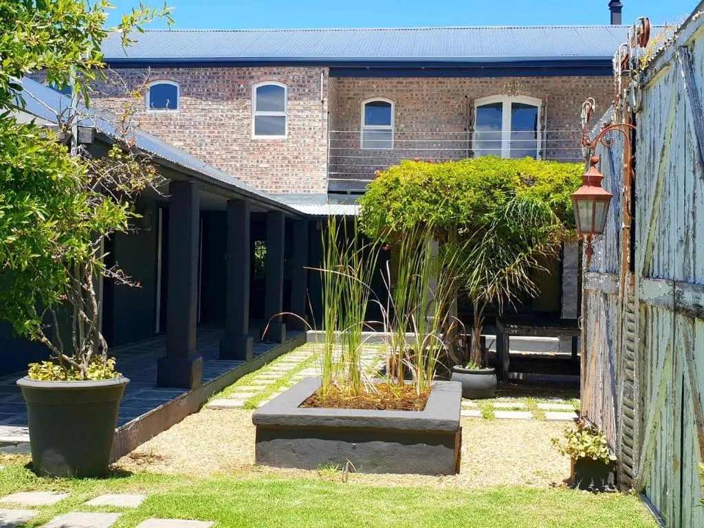 CLEMENT ONE, a villa for family & friends, Cape Town, Africa de Sud