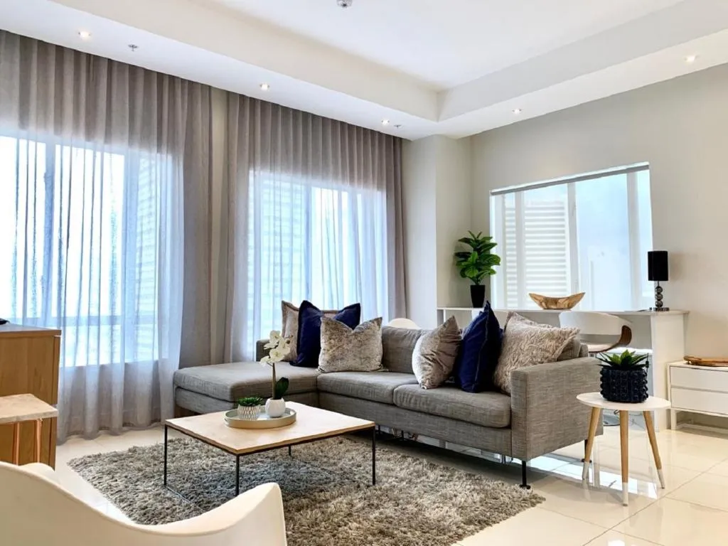 Luxury Two Bedroom apartment in Triangle House, Cape Town, South Africa
