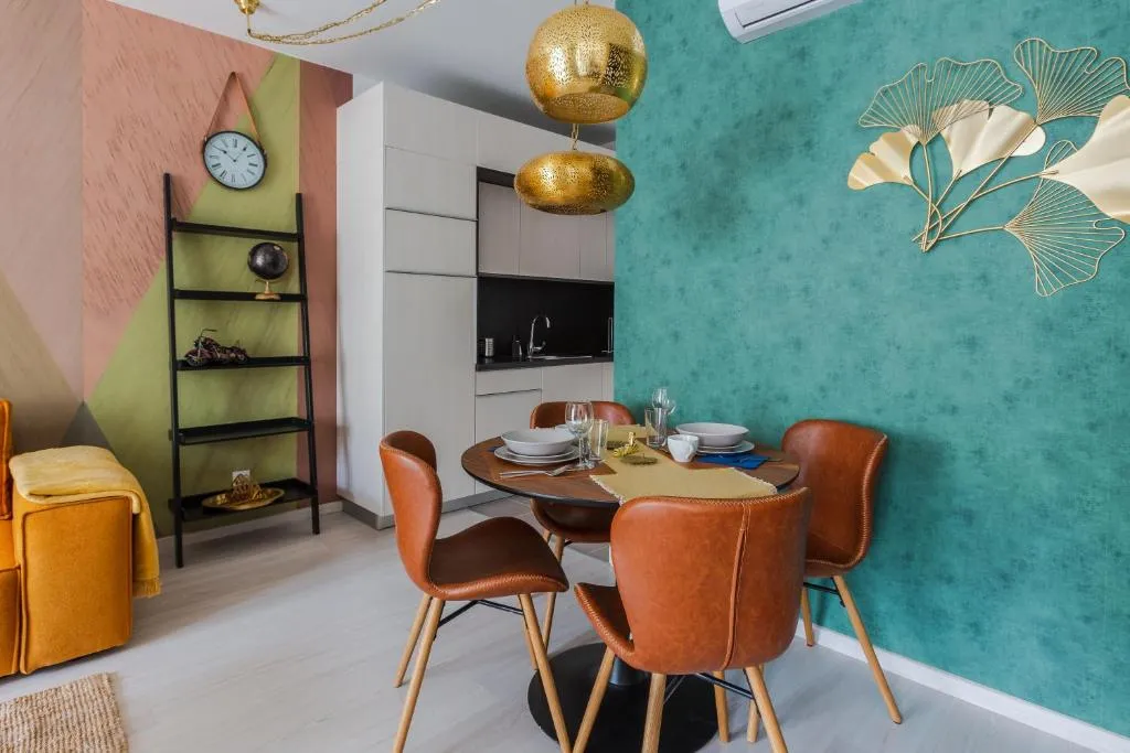 Emerald Kissed Golden Gem, Budapest, Hungary