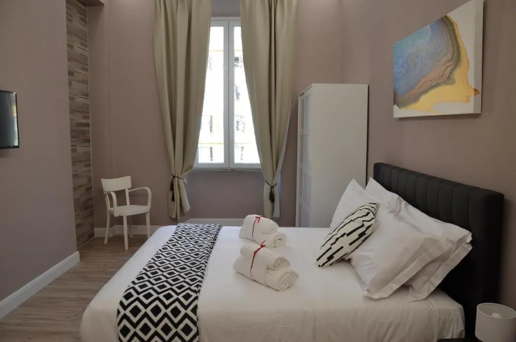 San Peter Vale House, Roma, Italia