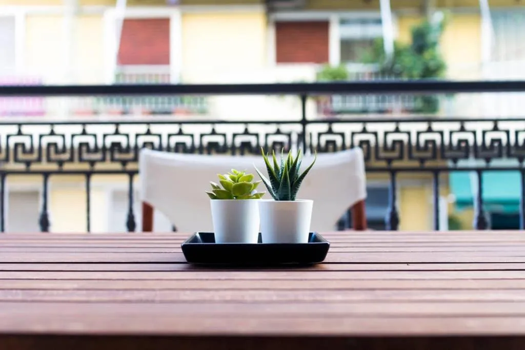 Spacious 2 bedroom apartment in Thessio, Atena, Grecia