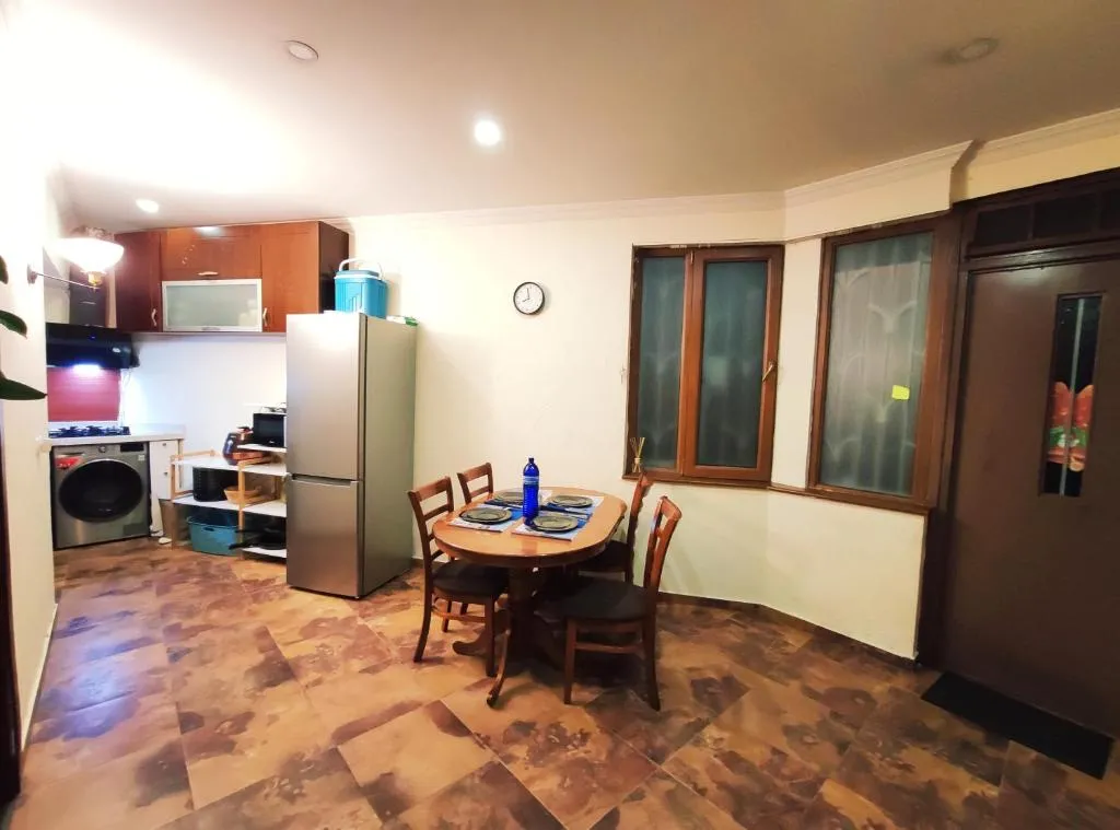 Rustaveli-OGE hostel, Tbilisi, Georgia