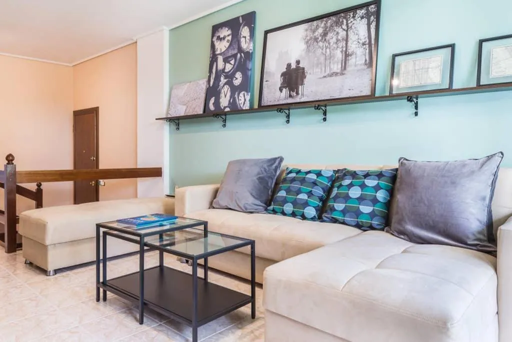 Sunny apartment with 2 bedrooms and Garden, Atena, Grecia