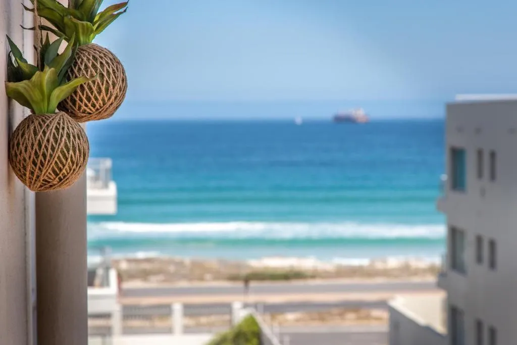 Coral Habi- Luxury Beachfront Apartments 2 & 3 Bed in Blouberg, Cape Town, South Africa