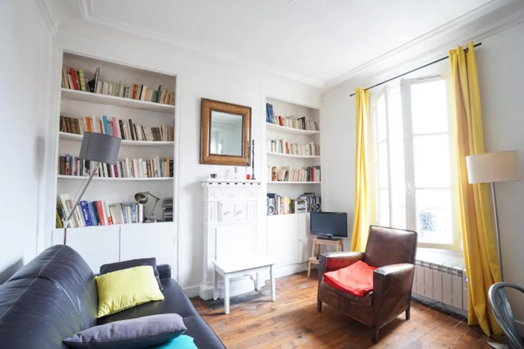 Charming apartment near PÈRE LACHAISE, Paris, Franţa