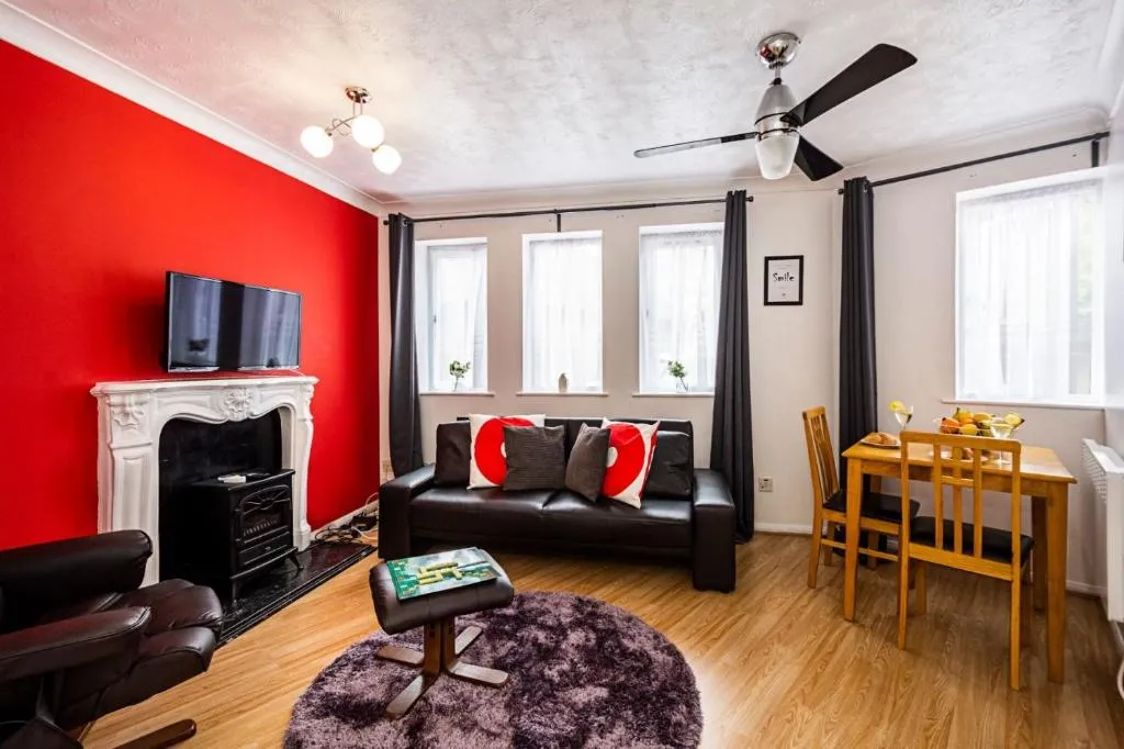 Lime Close, Prime Location 2 Bedroom Terrace House in London, London, United Kingdom