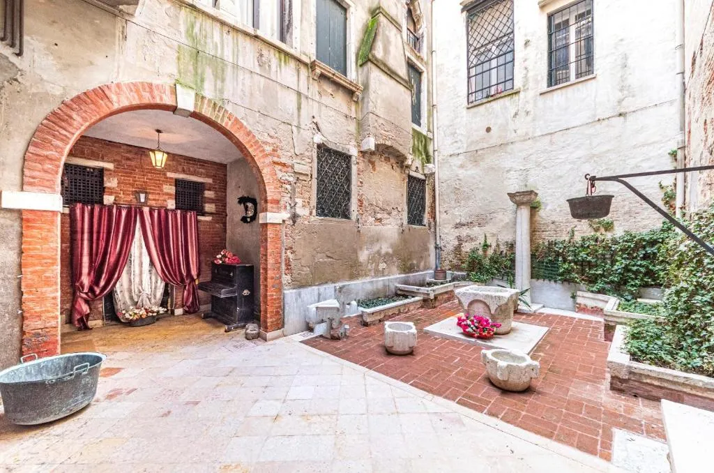 RESIDENZA CA' BOTTERI, Venice, Italy