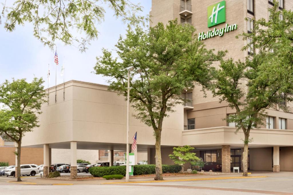 Holiday Inn Rock Island-Quad Cities, an IHG Hotel